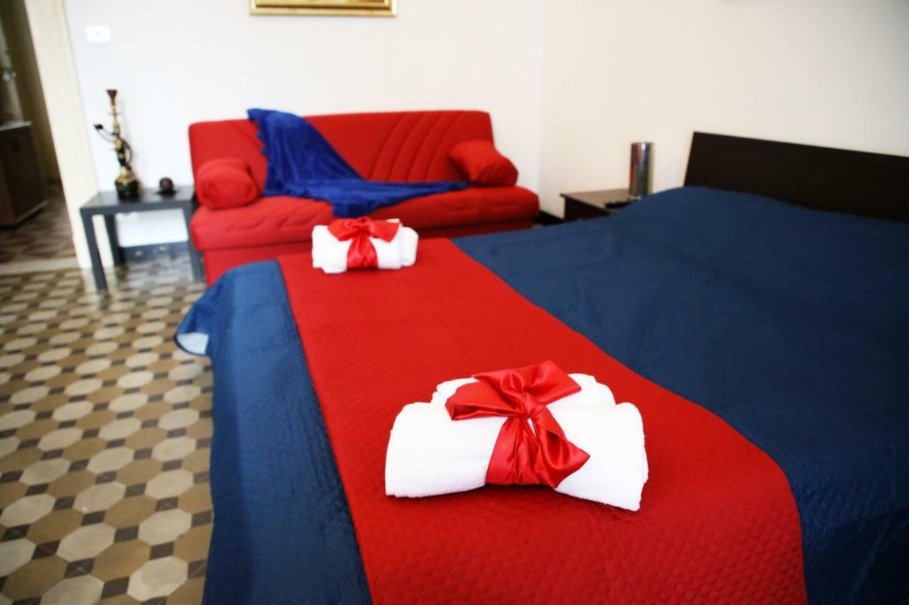 Pitagora House Hotel Taranto Exterior foto